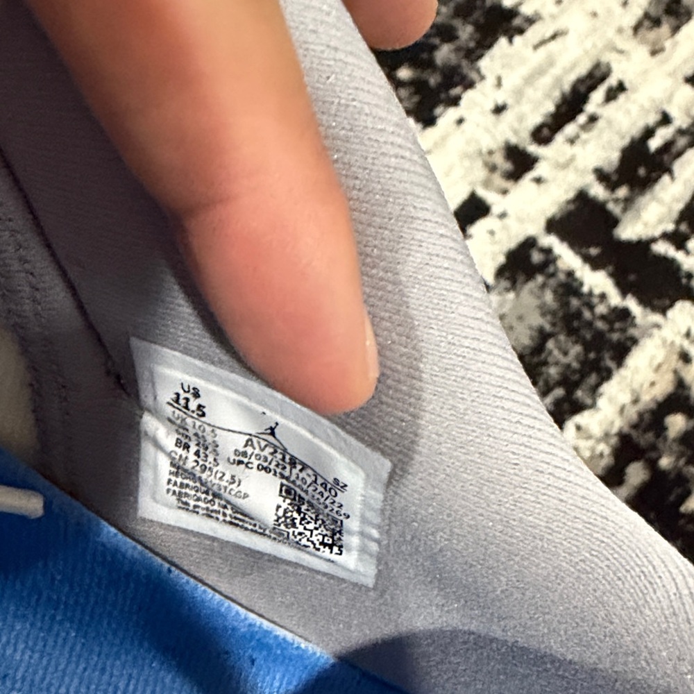 Jordan 11 Low “Cement Grey” - Picture 5 of 5
